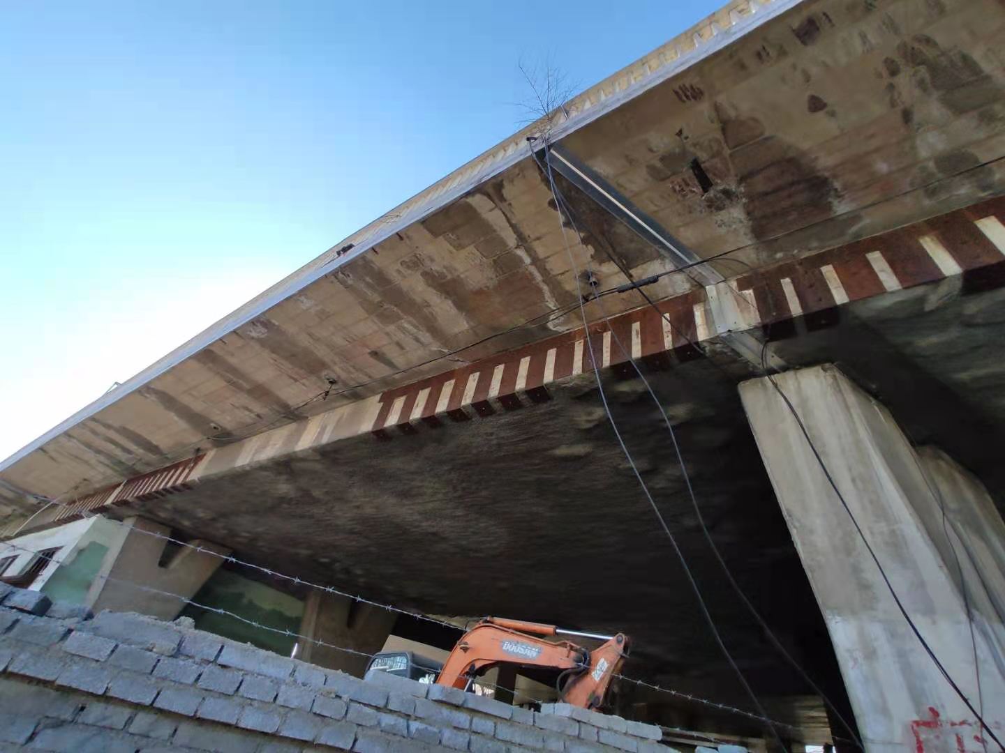 盖州桥梁粘钢加固的四大特性